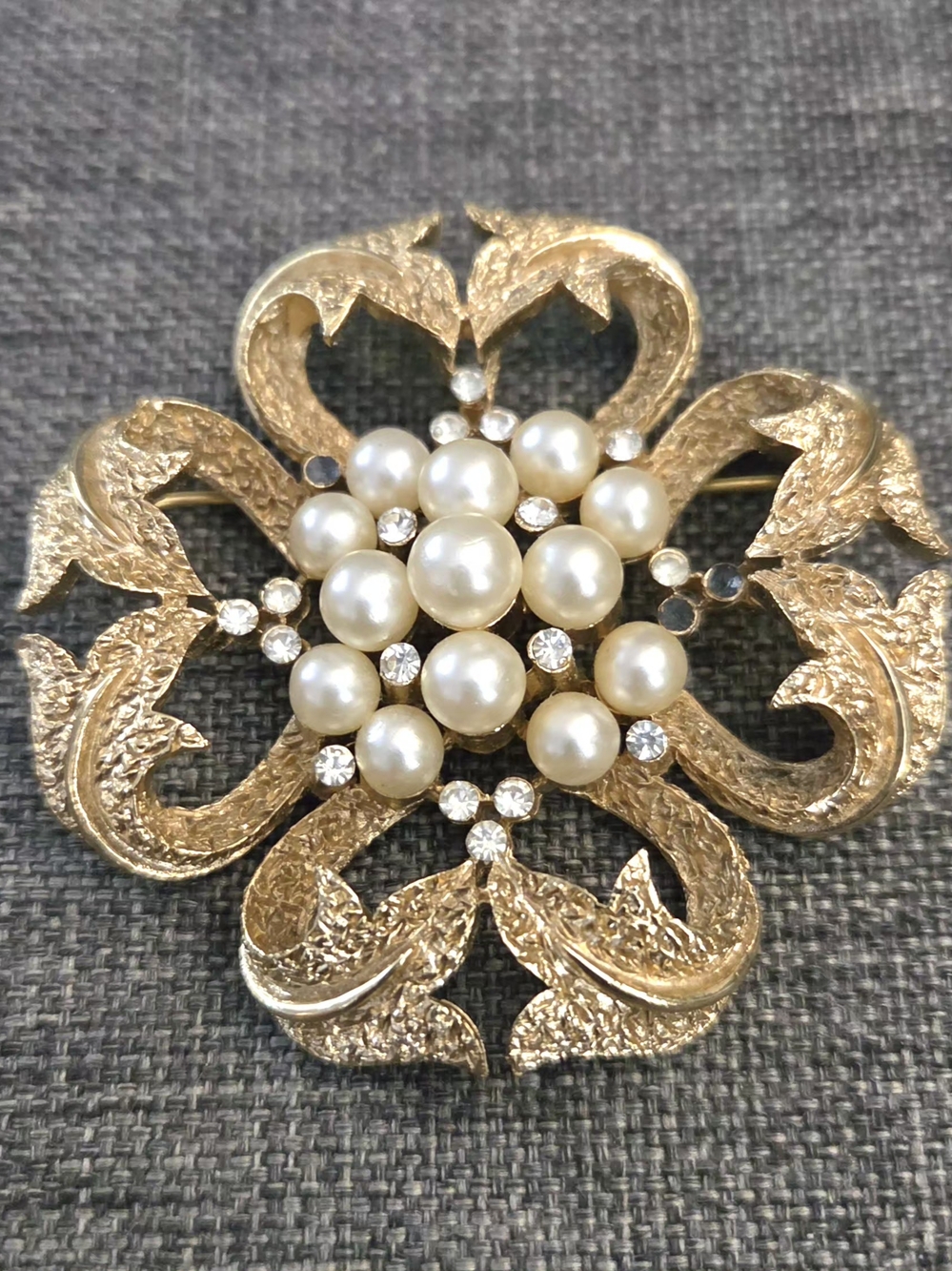 VTG. 1970s Crown Trifari Gold-Tone Floral Brooch with Pearls and Crystals